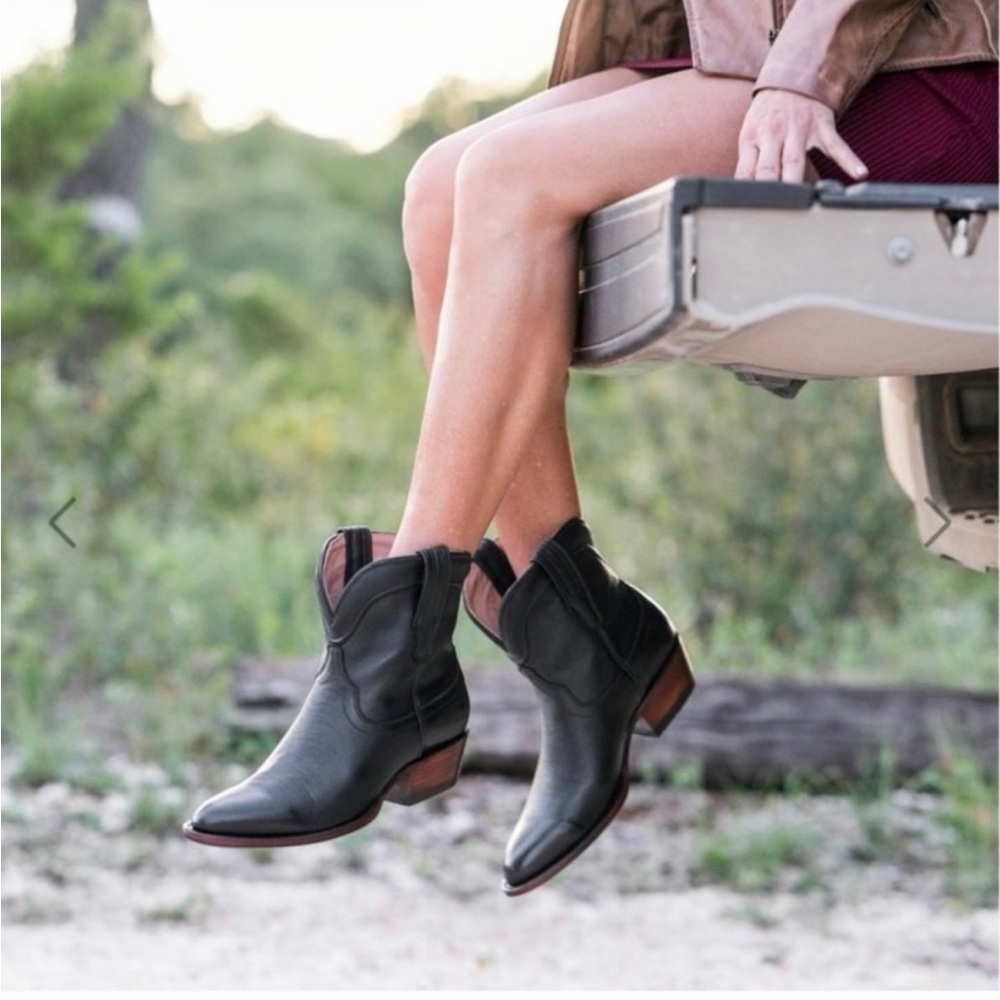 Tecovas The Lucy black leather boots 10 - Picture 2 of 9